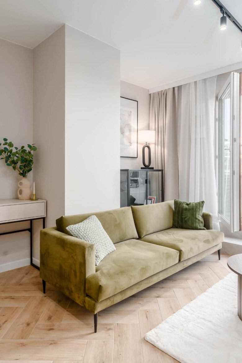 Ostrobramska 76 AmSuites